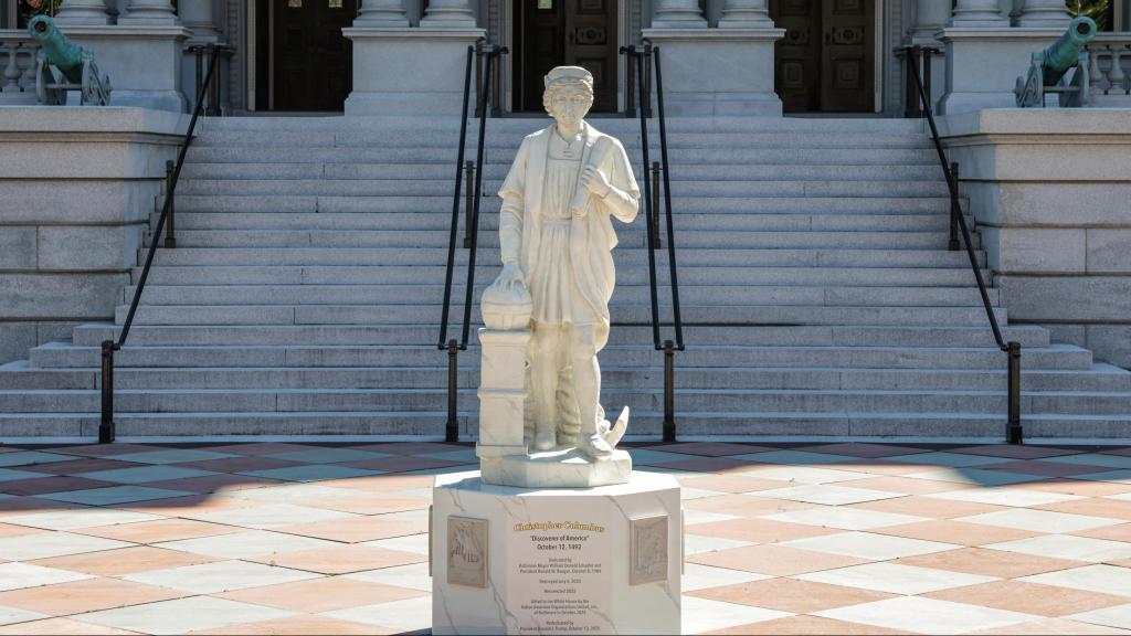 La estatua de Cristóbal Colón en la Casa Blanca.