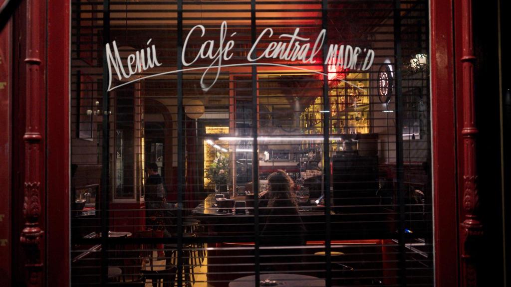 Interior del Café Central, Madrid.