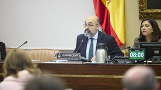 El presidente de la entidad pública empresarial Administrador de Infraestructuras Ferroviarias (Adif), Luis Pedro Marco de la Peña, comparece ante la Comisión de Transportes y Movilidad Sostenible, en el Congreso de los Diputados, a 24 de marzo de 2026, en Madrid (España).