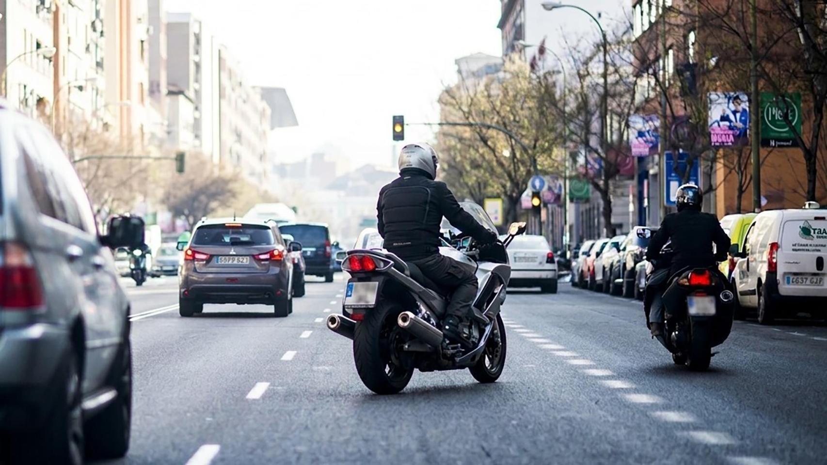 Fundación Mutua Madrileña ha publicado el 'Estudio siniestralidad vial en motocicletas'.