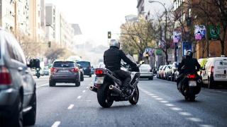 Fundación Mutua Madrileña ha publicado el 'Estudio siniestralidad vial en motocicletas'.