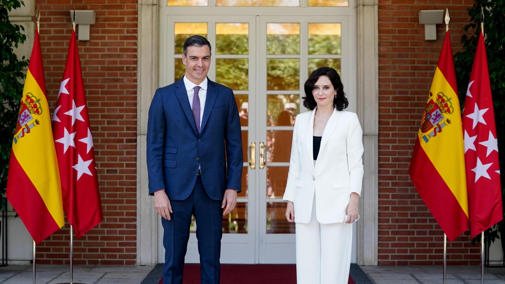 Díaz Ayuso durante una reunión con el jefe del Ejecutivo central en 2021.