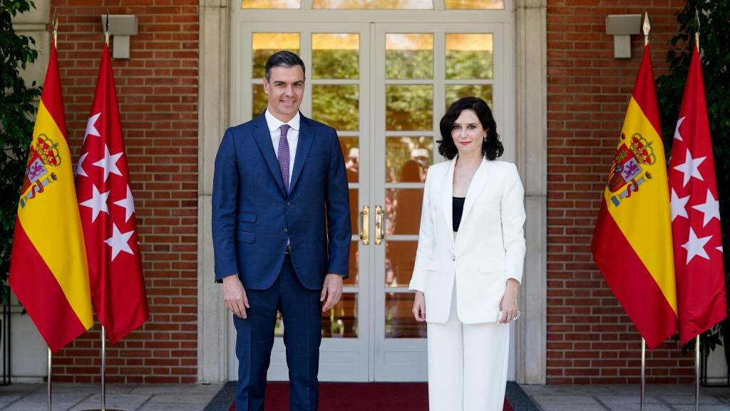 Díaz Ayuso durante una reunión con el jefe del Ejecutivo central en 2021.