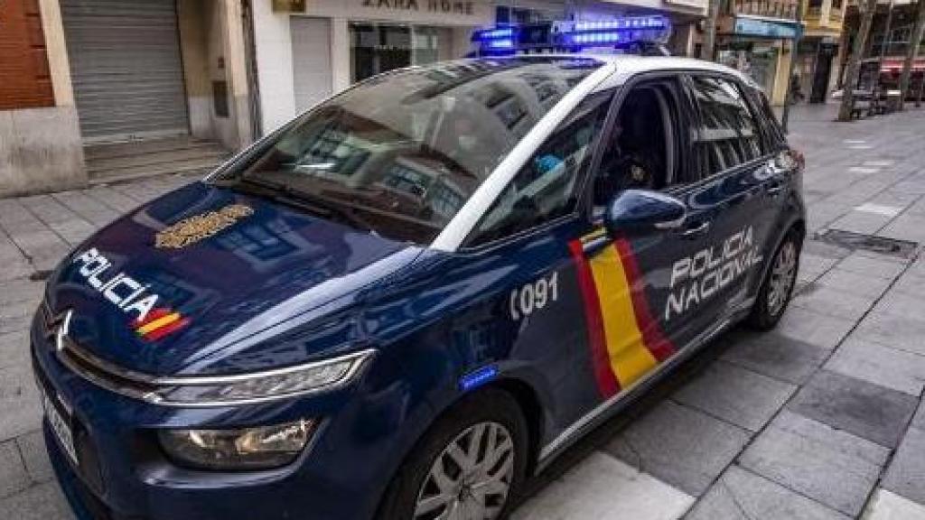 Un vehículo de la Policía Nacional en Ciudad Real.