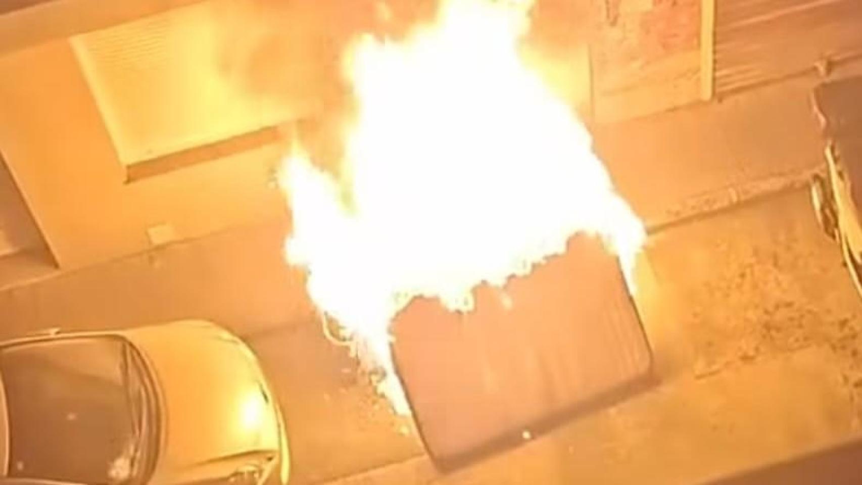 La Policía Nacional investiga en A Coruña el incendio de seis contenedores esta madrugada