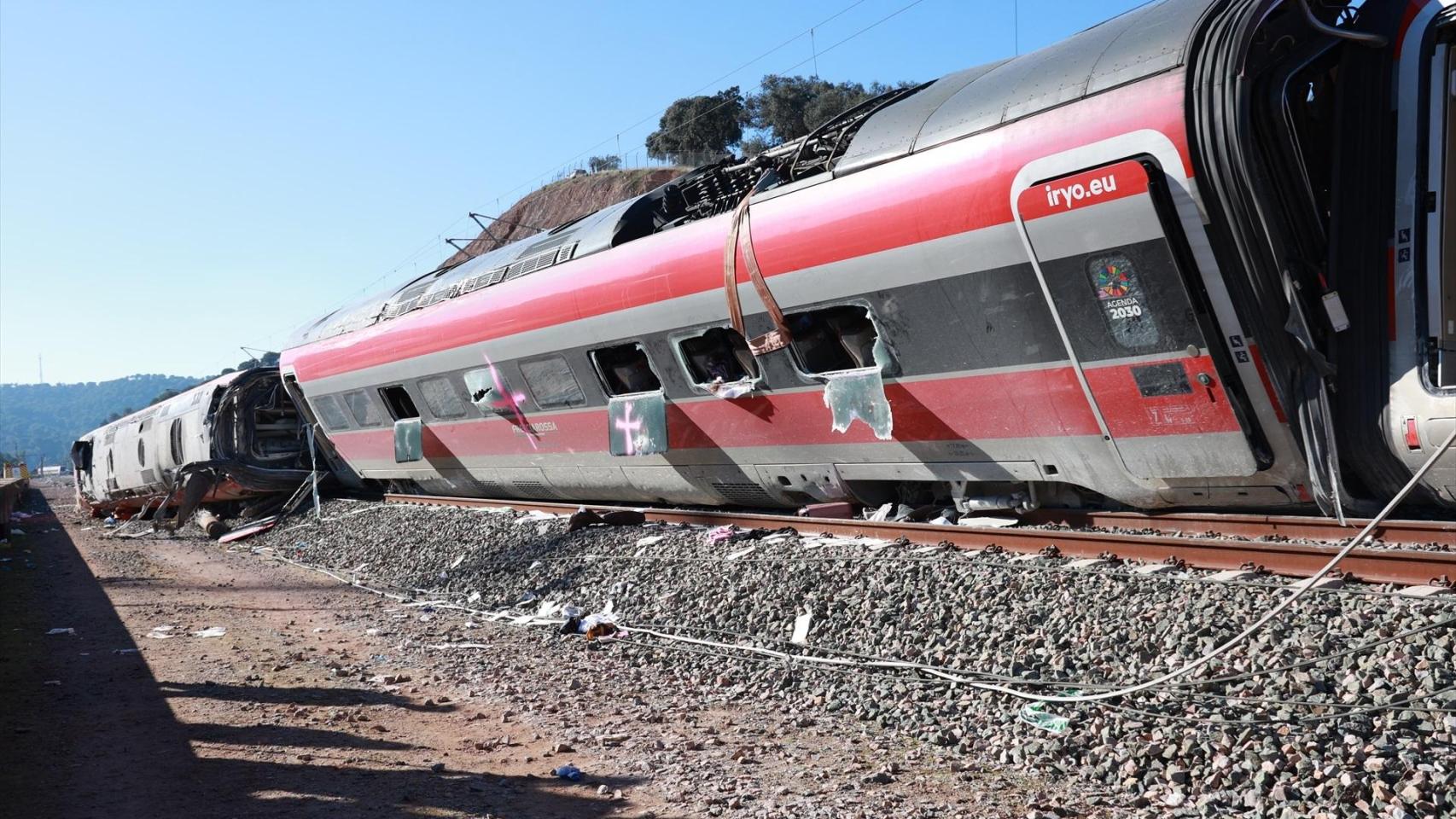 Uno de los vagones del tren Iryo que descarriló, a 20 de enero de 2026, en Adamuz, Córdoba, Andalucía (España).