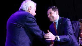 El presidente de la Junta, Juanma Moreno y el expresidente del Gobierno Felipe González
