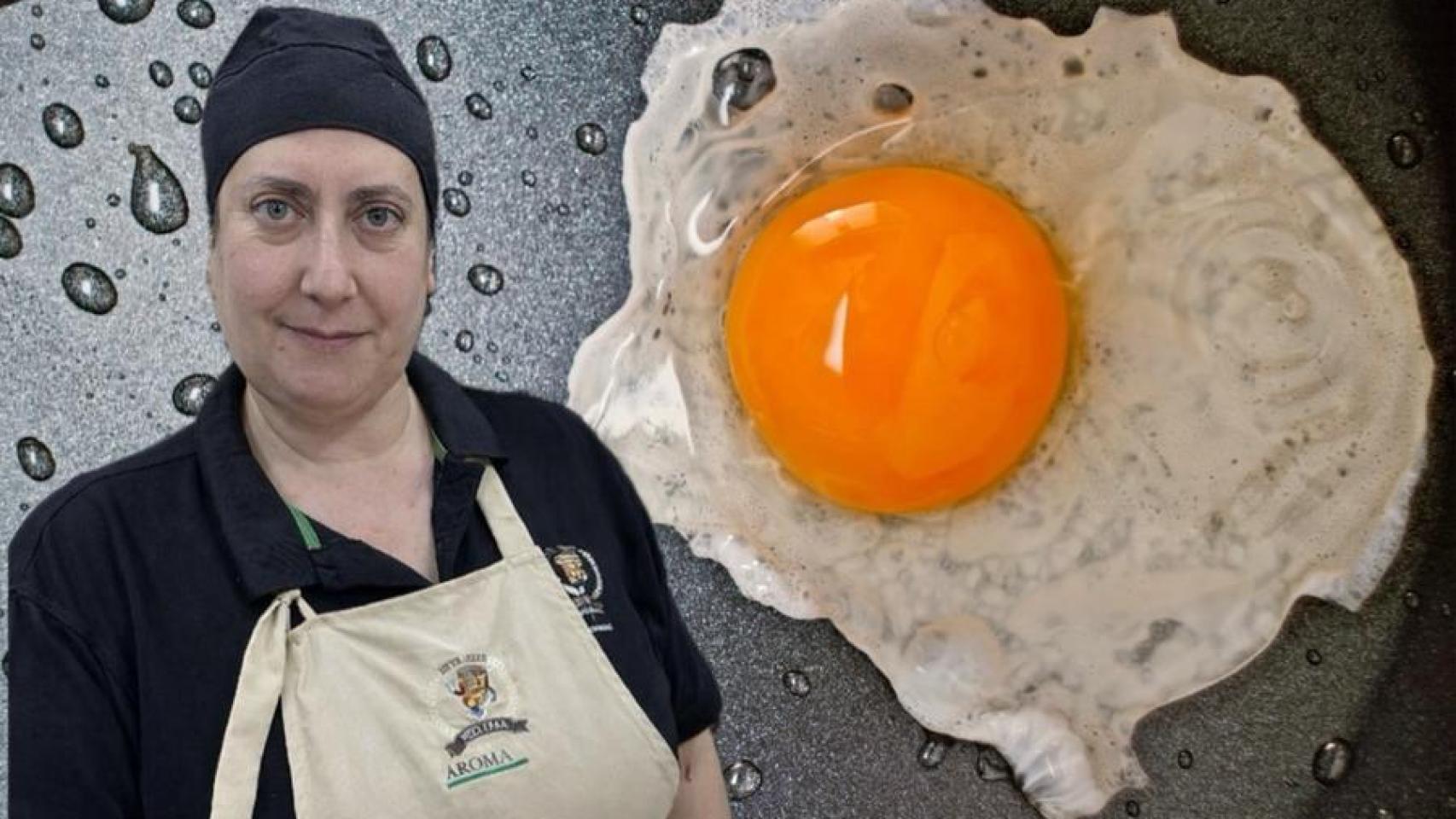 Roberta junto a unos huevos fritos.