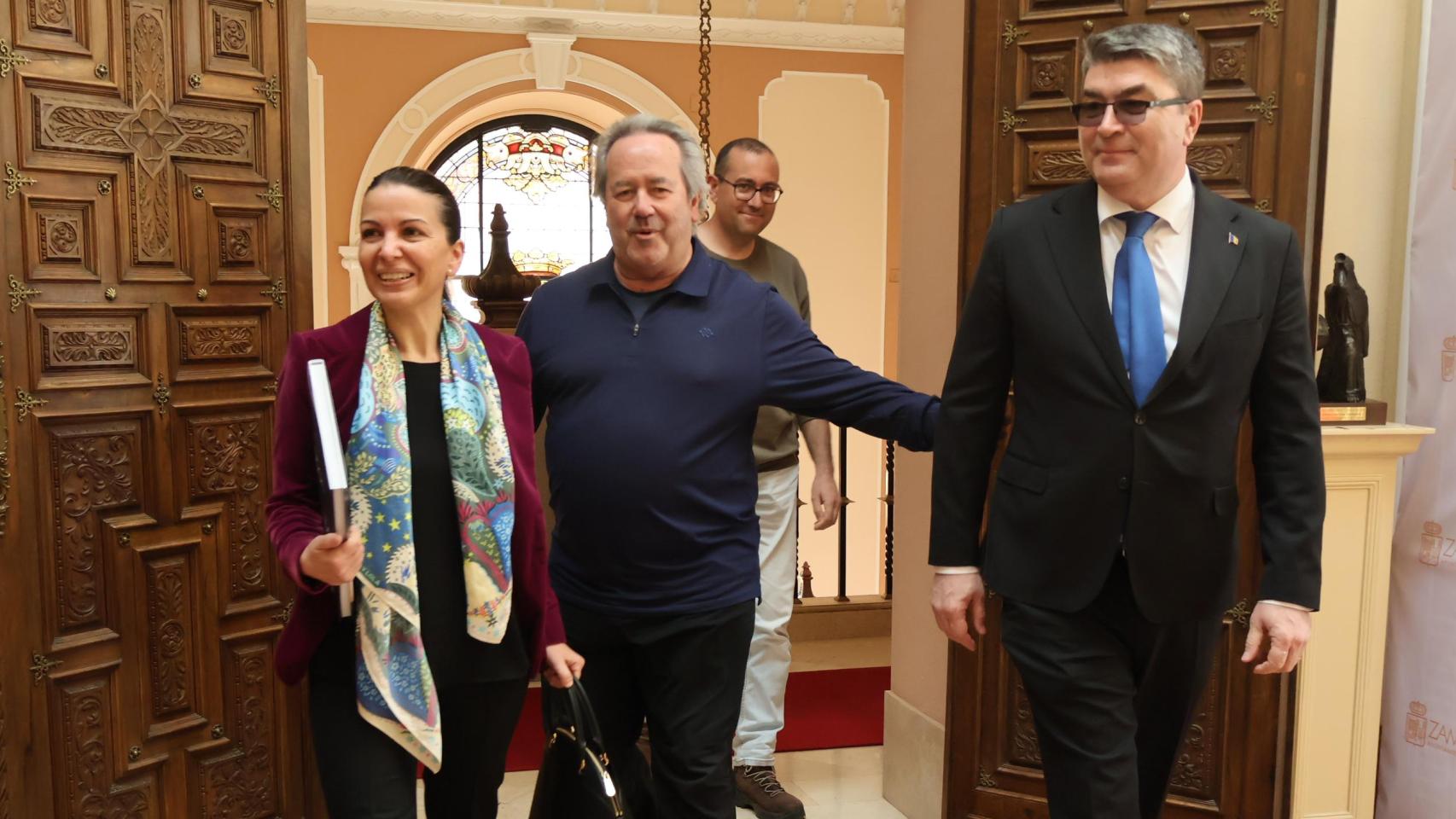 El alcalde de Zamora, Francisco Guarido con el cónsul de Rumanía,  Florea Tiberiu Trifan.