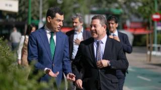 Juanma Moreno y Emiliano García-Page en un encuentro celebrado en abril de 2024.