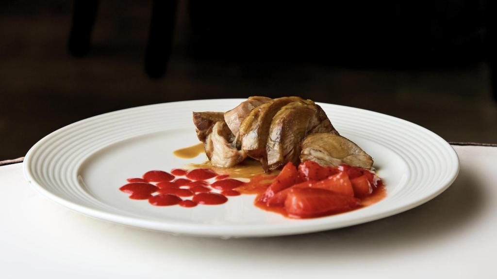 GIGOT DE TERNASCO DE ARAGÓN I.G.P. glace clair y fresas.