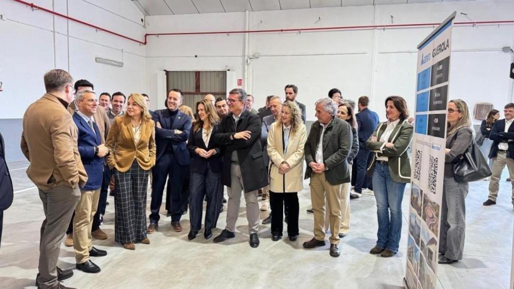 La vicepresidenta primera visita la nueva de la fábrica de la empresa que ejecutará las viviendas industrializadas. GVA