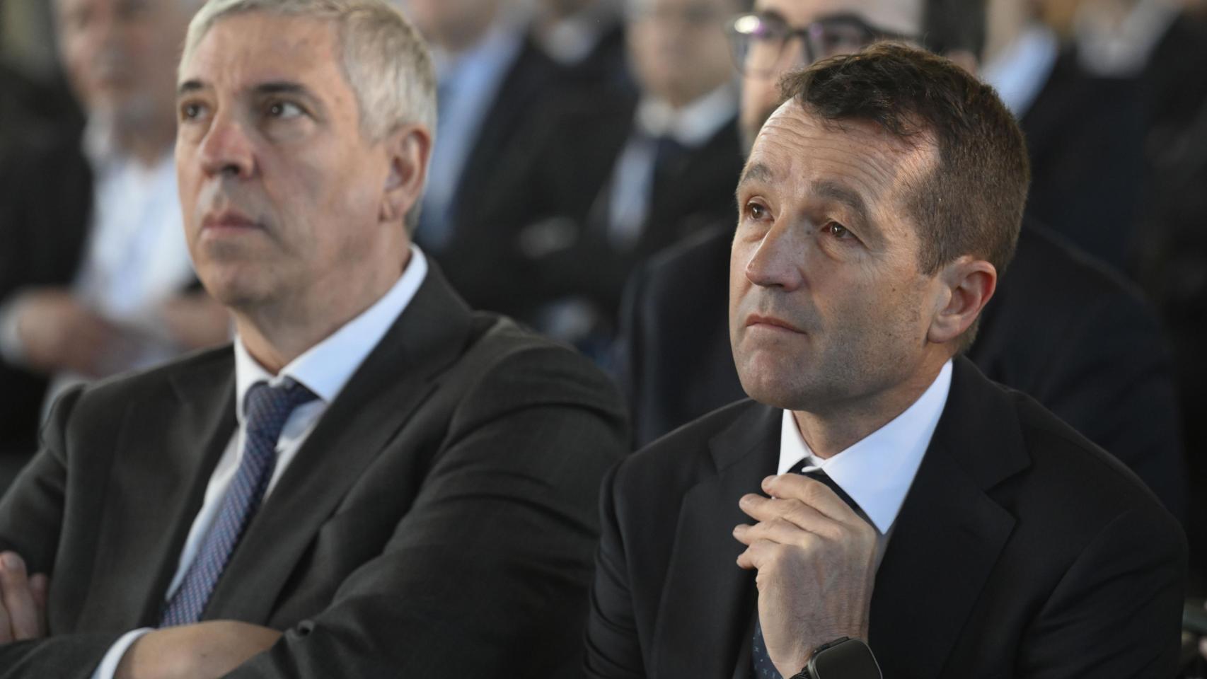 José Vicente de los Mozos, CEO de Indra, y Ángel Escribano, presidente de la compañía.