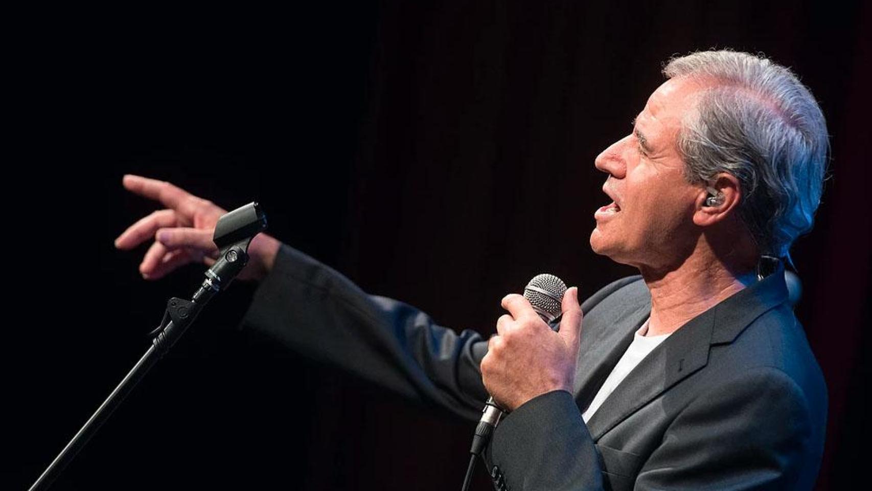 Luis Morera en un concierto de Taburiente en el Teatro Leal de La Laguna, Tenerife, en 2017. Foto: Devention (CC BY-SA 4.0)