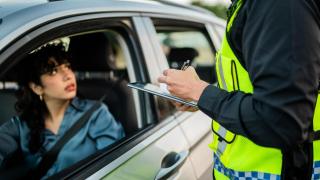 Finlandia da una lección a la UE: multas según tu sueldo y conductores pagan 120.000 € por exceso de velocidad