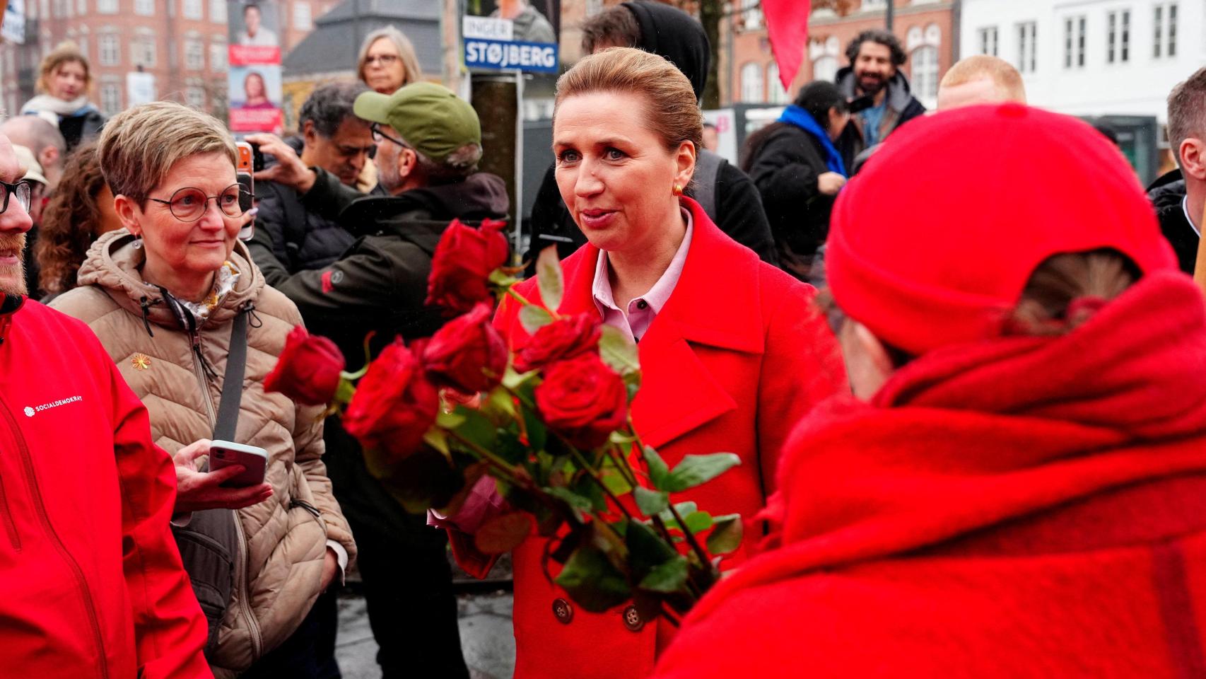 La primera ministra danesa, Mette Frederiksen, en Aalborg, durante la jornada electoral.