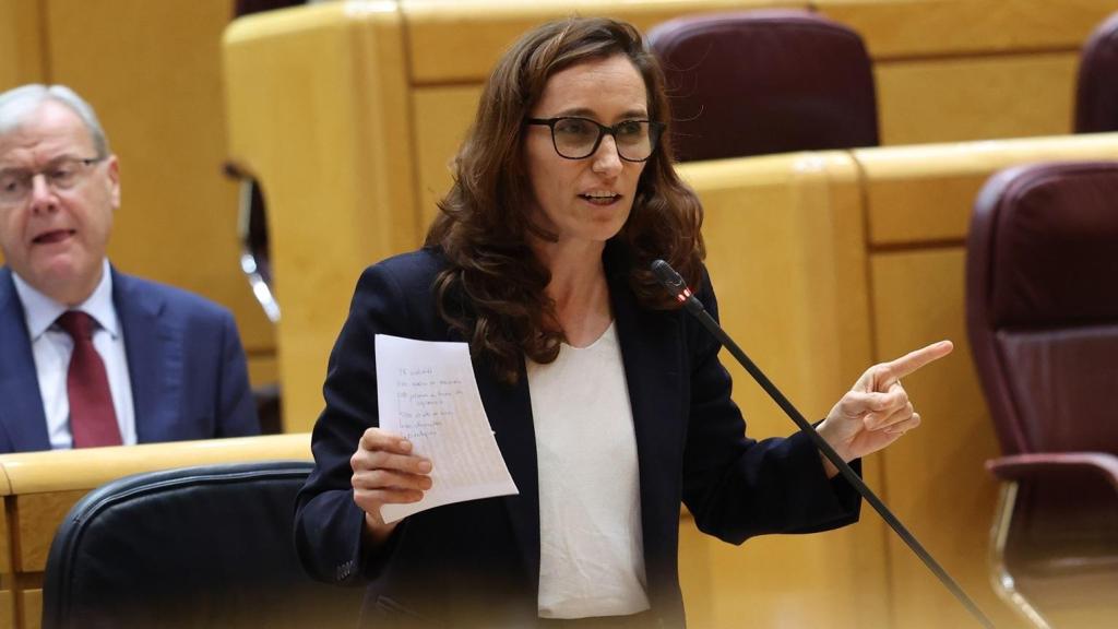 Mónica García, ministra de Sanidad en una sesión plenaria en el Senado, a 17 de marzo de 2026.