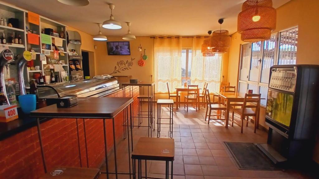 Imagen del interior del bar.