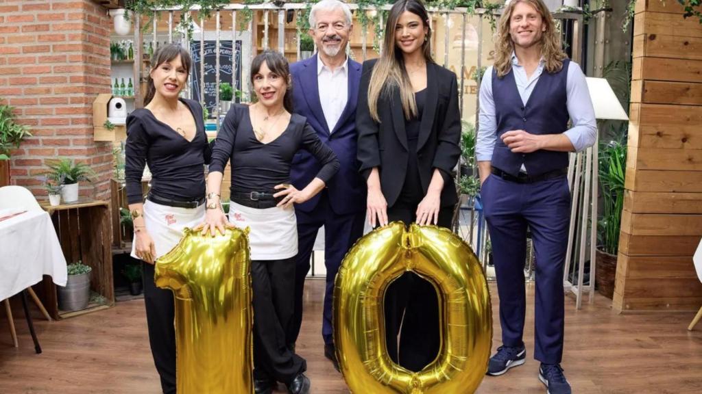 El staff de 'First Dates' celebra 10 años del programa.