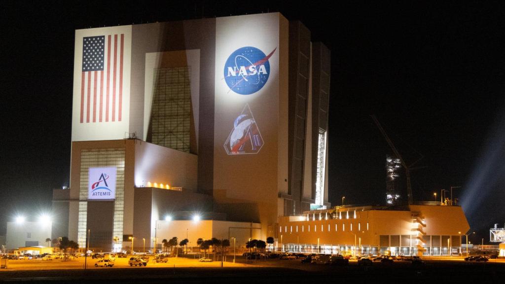 El Centro Espacial Kennedy en Florida durante la preparación de Artemis II