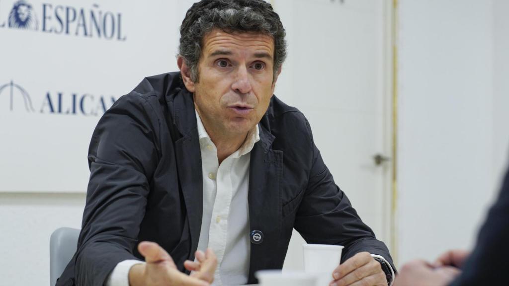 El presidente de INECA, Alfredo Millá, en la redacción de EL ESPAÑOL de Alicante.