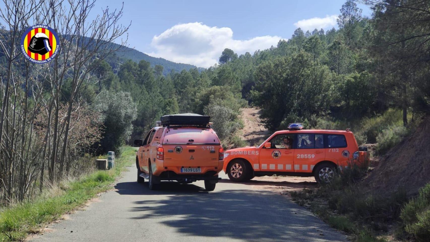 Imágenes del dispositivo del Consorcio Provincial de Bomberos de Valencia que busca a un hombre desaparecido en Requena. EE