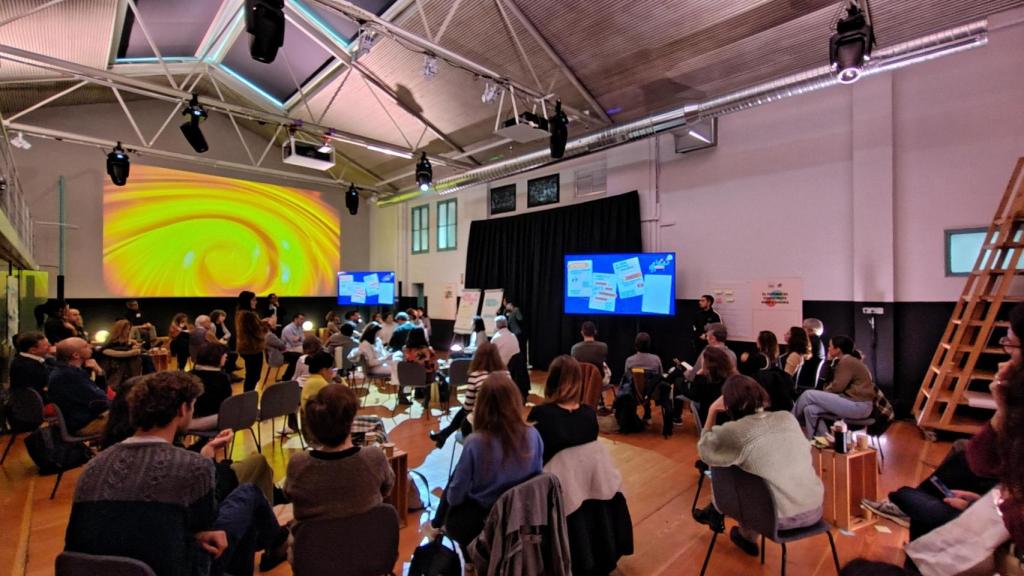 Otra imagen de archivo de la presentación del informe de Impact Hub.
