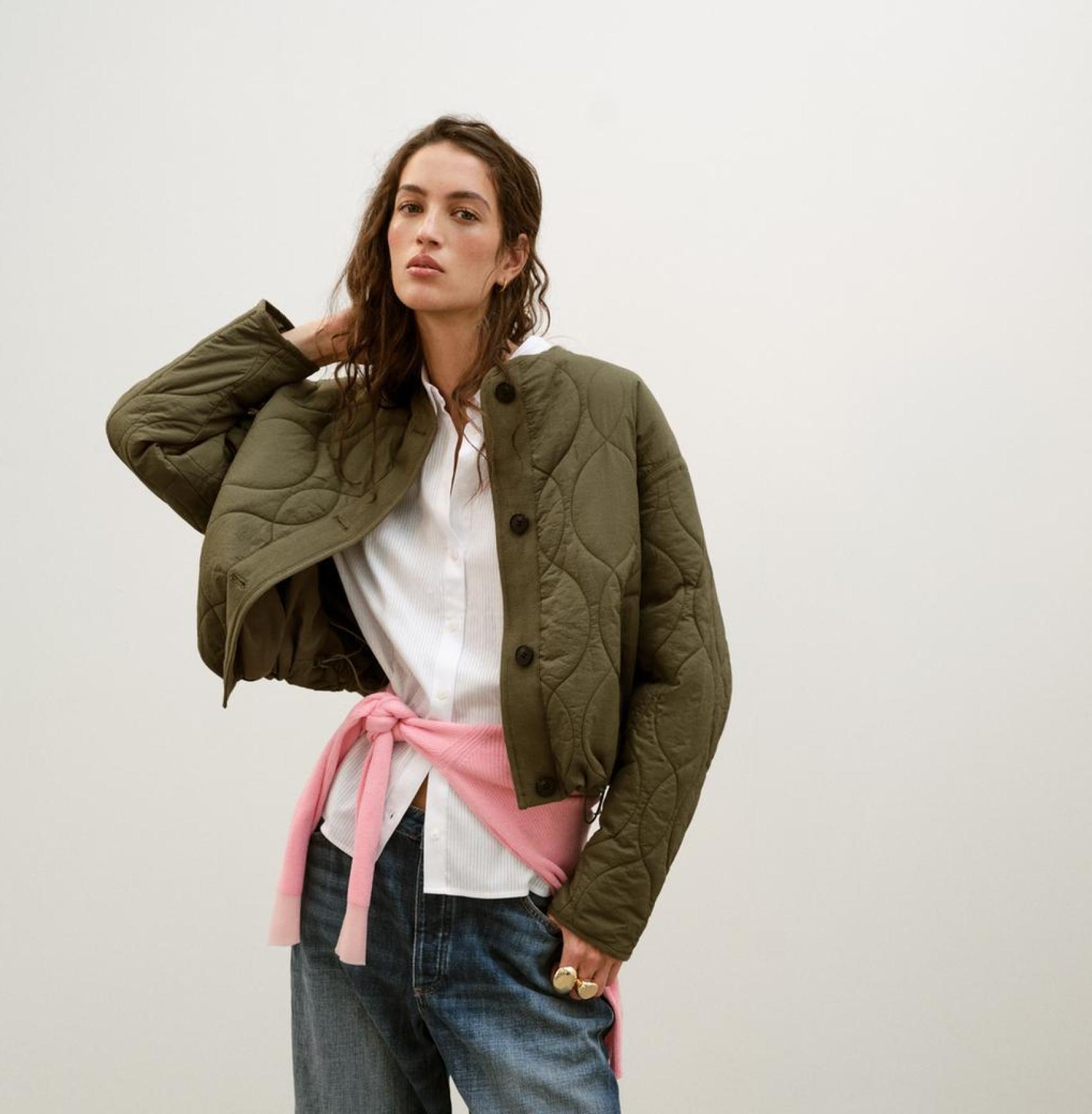 Chaqueta corta acolchada de Zara. EE