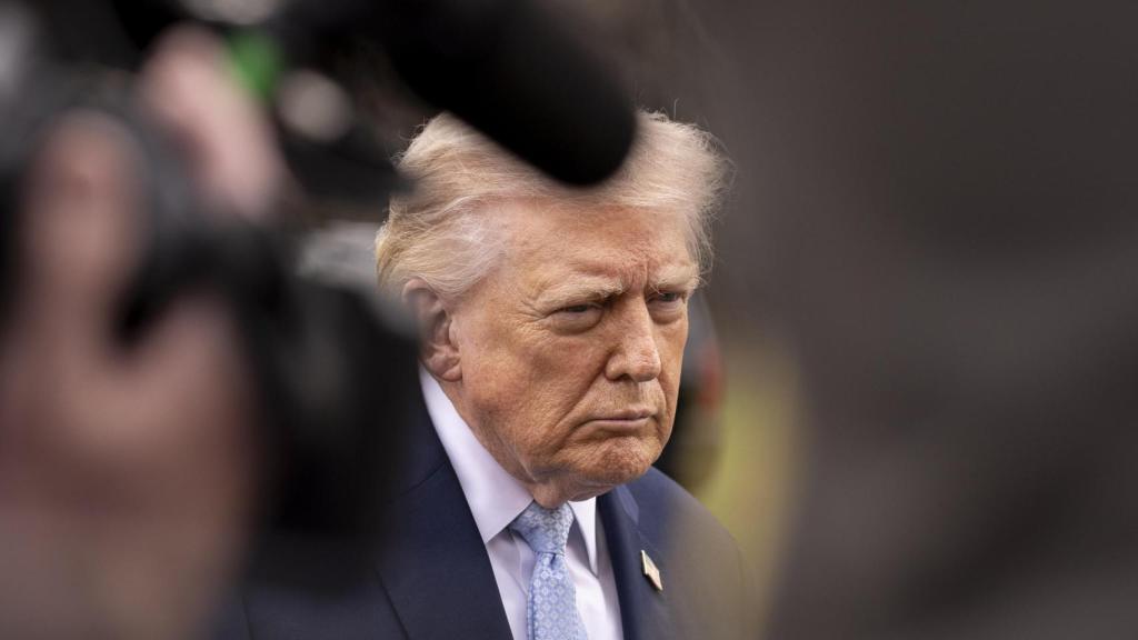 El presidente Donald Trump antes de partir hacia su residencia de Mar-a-Lago.