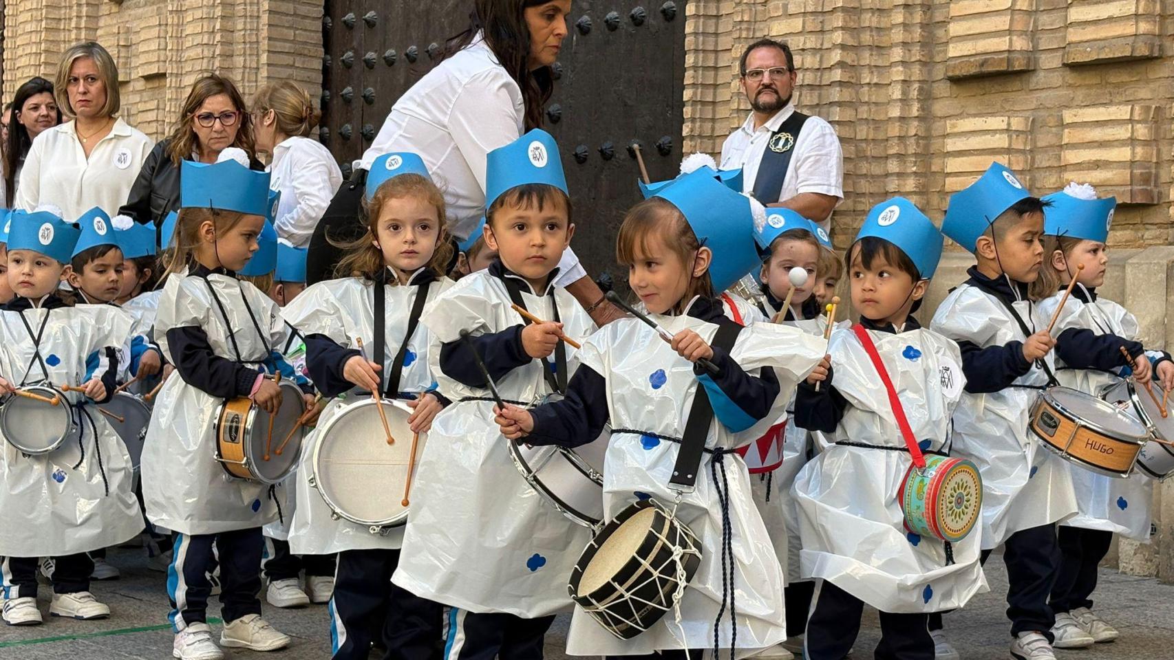 Procesión infantil del Colegio Escolapias Calasanz