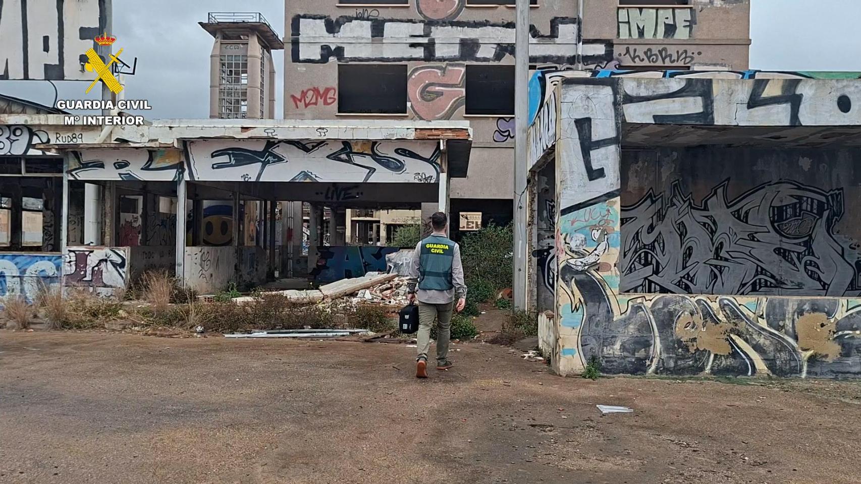 Detenidos los autores del asesinato de Djinn, el violinista americano hallado en un edificio abandonado de Sagunto