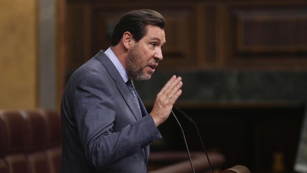 El ministro de Transportes, Óscar Puente, durante la sesión de control al Gobierno celebrada este miércoles en el Congreso de los Diputados.