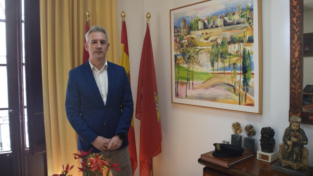 El alcalde de Toro, en su despacho del Ayuntamiento del municipio