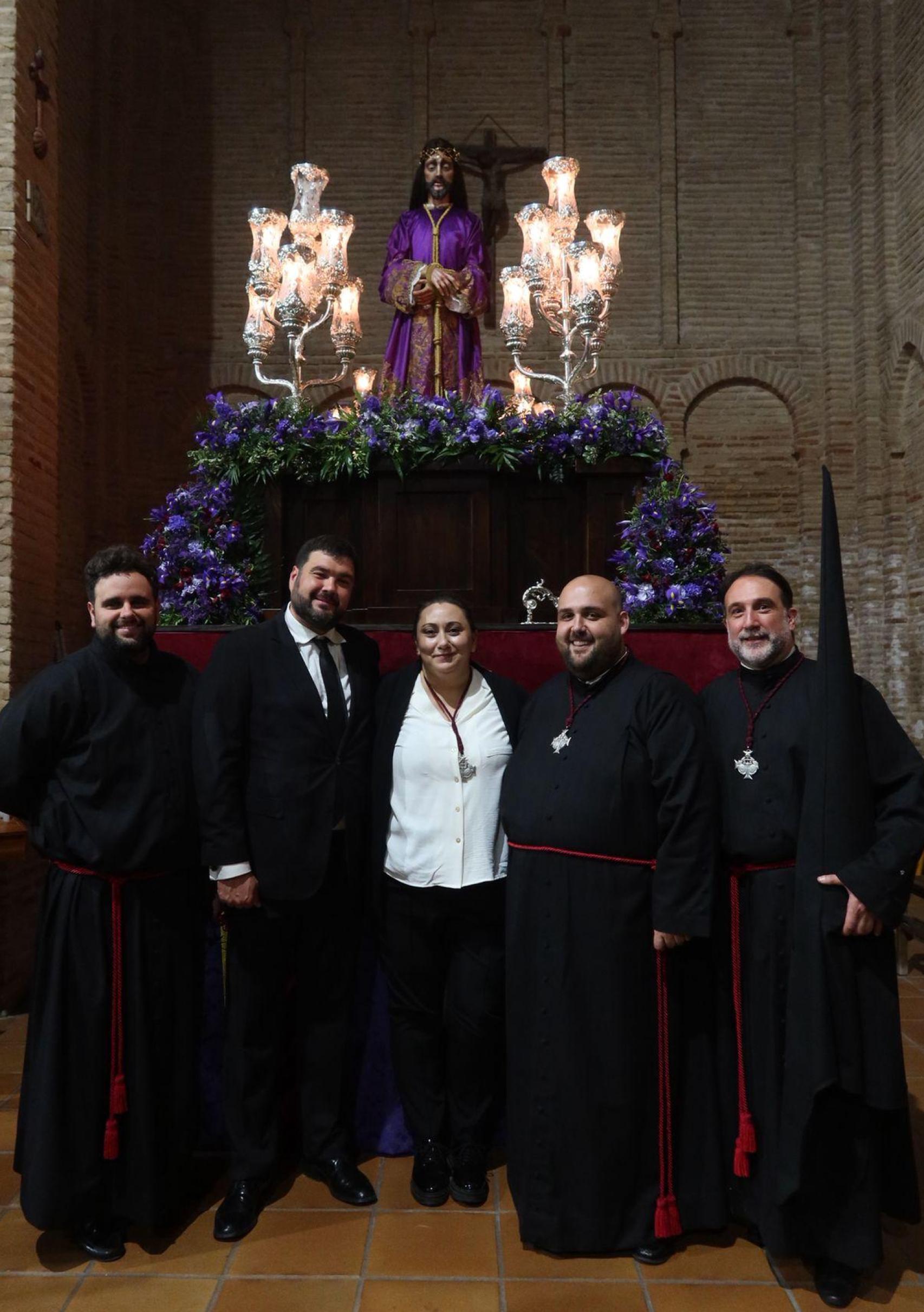 Los cinco integrantes de Toledo Sacro en la procesión del Santo Encuentro del año pasado.