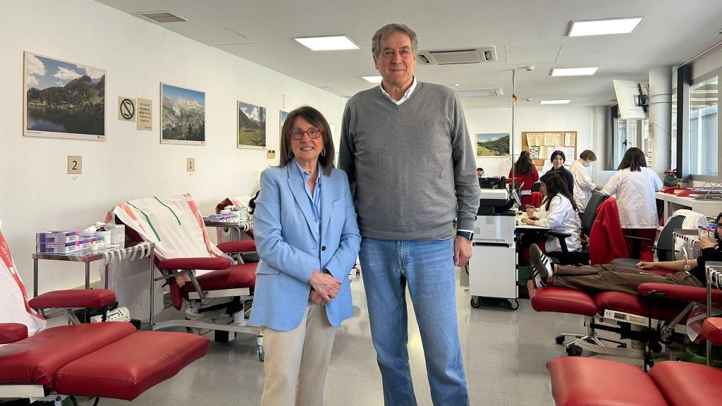 Rosa Plantagenet, gerente del Banco de Sangre y Tejidos de Aragón, y Fernando Arcega, referente internacional del baloncesto.