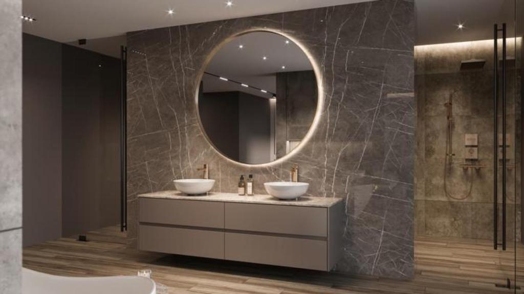 Lujoso baño con ducha italiana