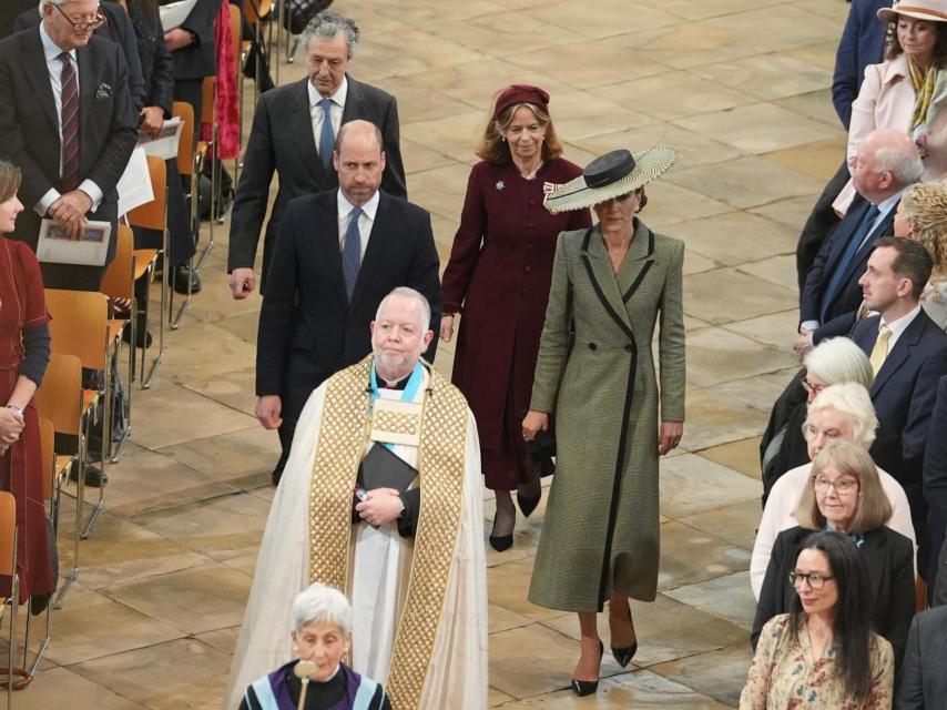 Kate Middleton y Guillermo, ya en el templo.