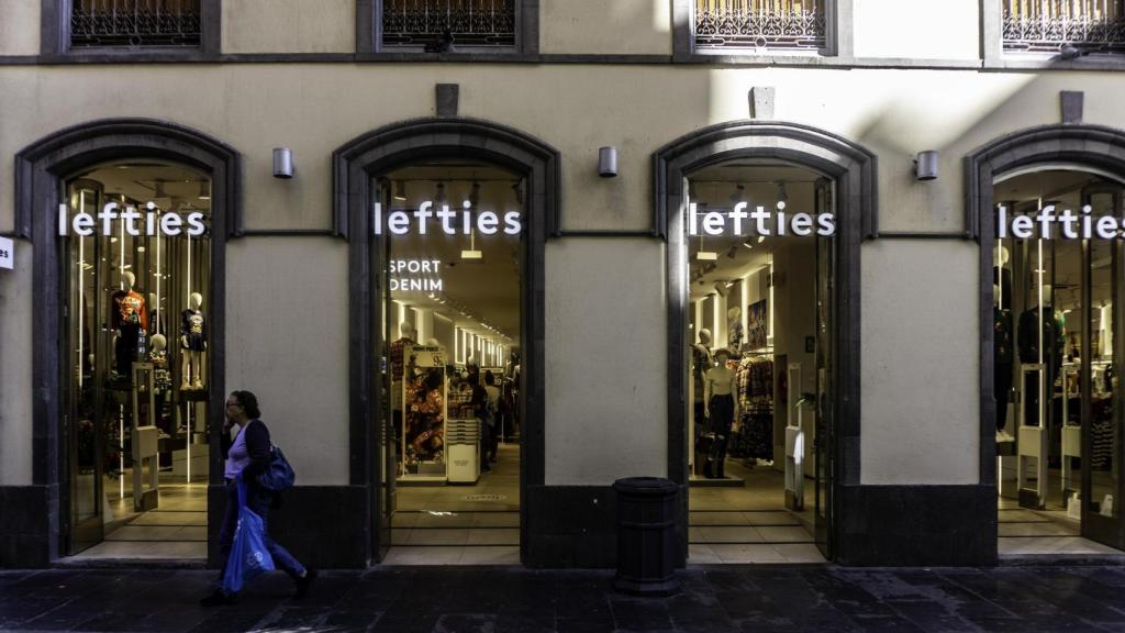 Fachada Lefties.