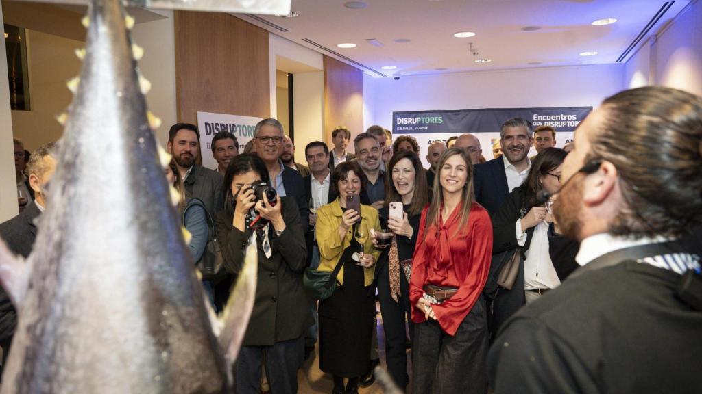 Los asistentes disfrutaron de una exhibición de ronqueo de atún.
