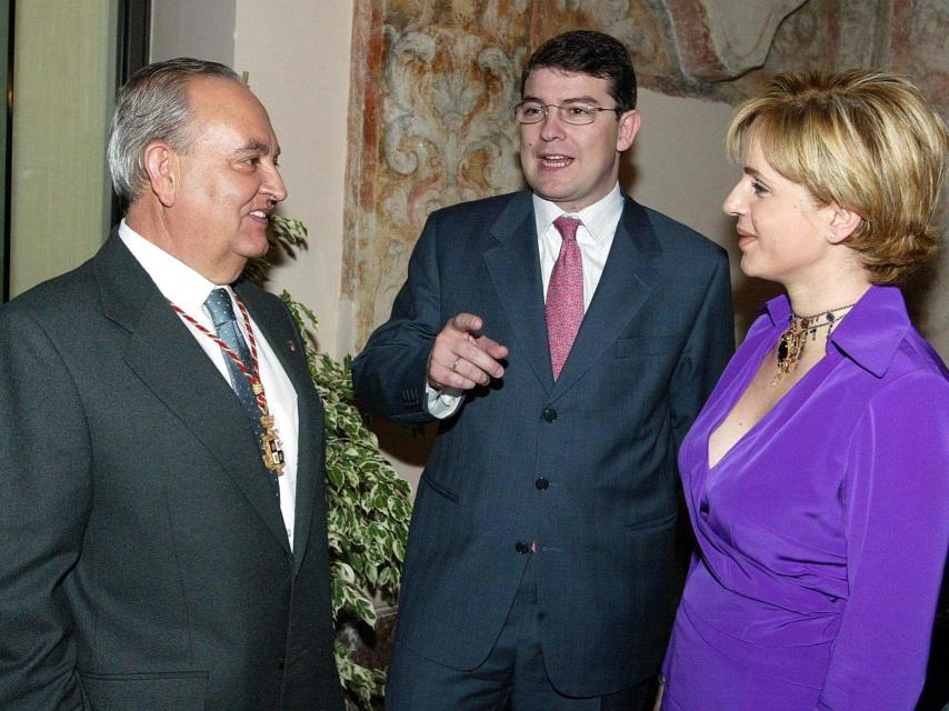 Manuel Estella junto al actual presidente de la Junta, Alfonso Fernández Mañueco, y la entonces consejera, Silvia Clemente