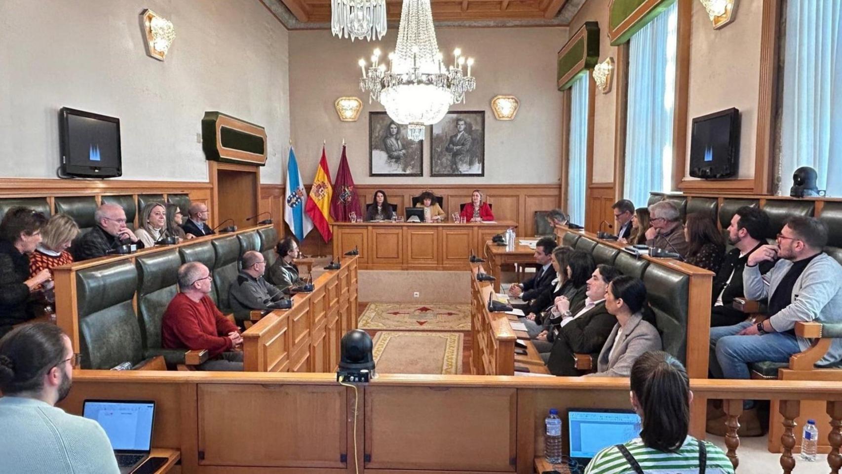 Pleno extraordinario de debate del estado de municipio de Santiago de Compostela 2025.