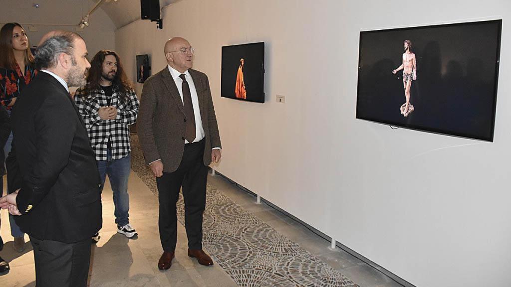 Imagen de la visita a la exposición Imaginerio Digital.