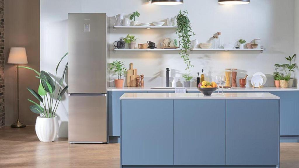 Frigorífico combi 390L y Smart AI de Samsung