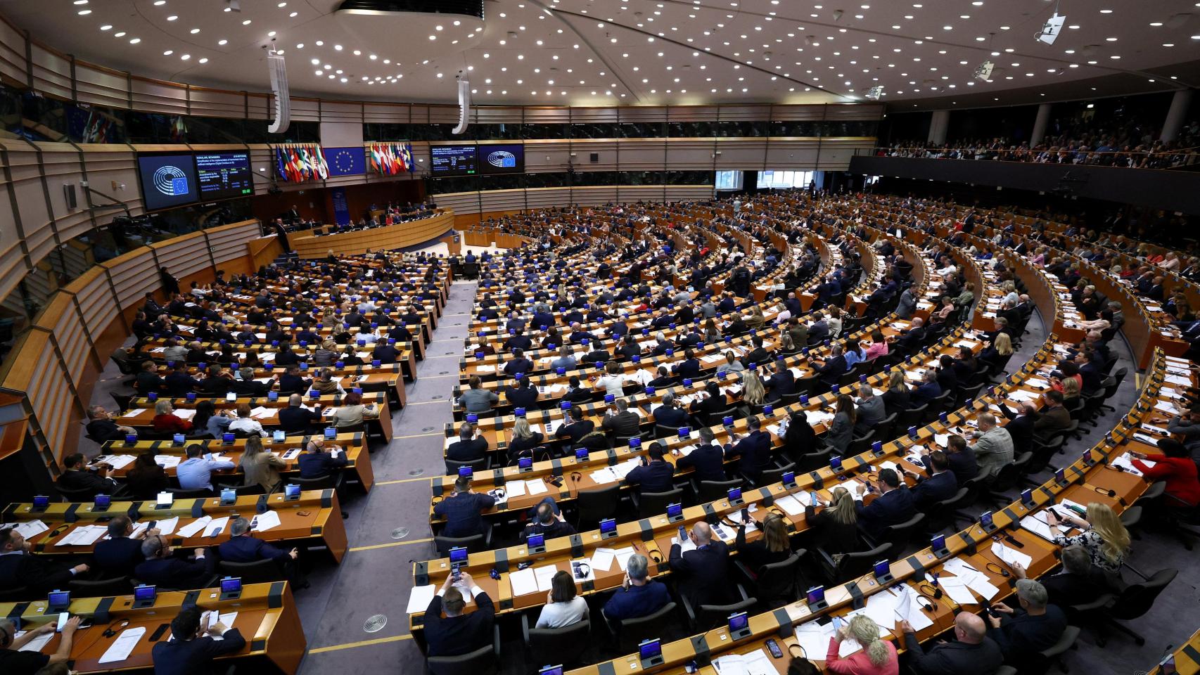 La Eurocámara aprueba rebajar los aranceles a EEUU tras las presiones renovadas de la administración Trump