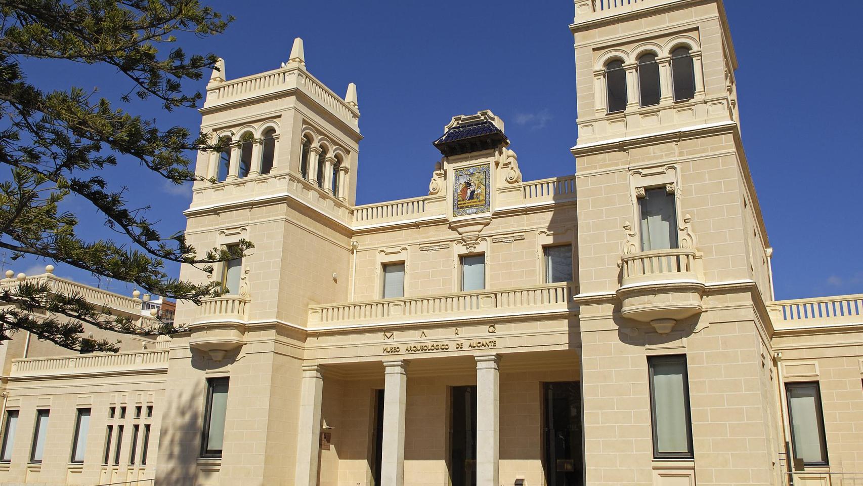 La fachada del Museo Arqueológico de Alicante.