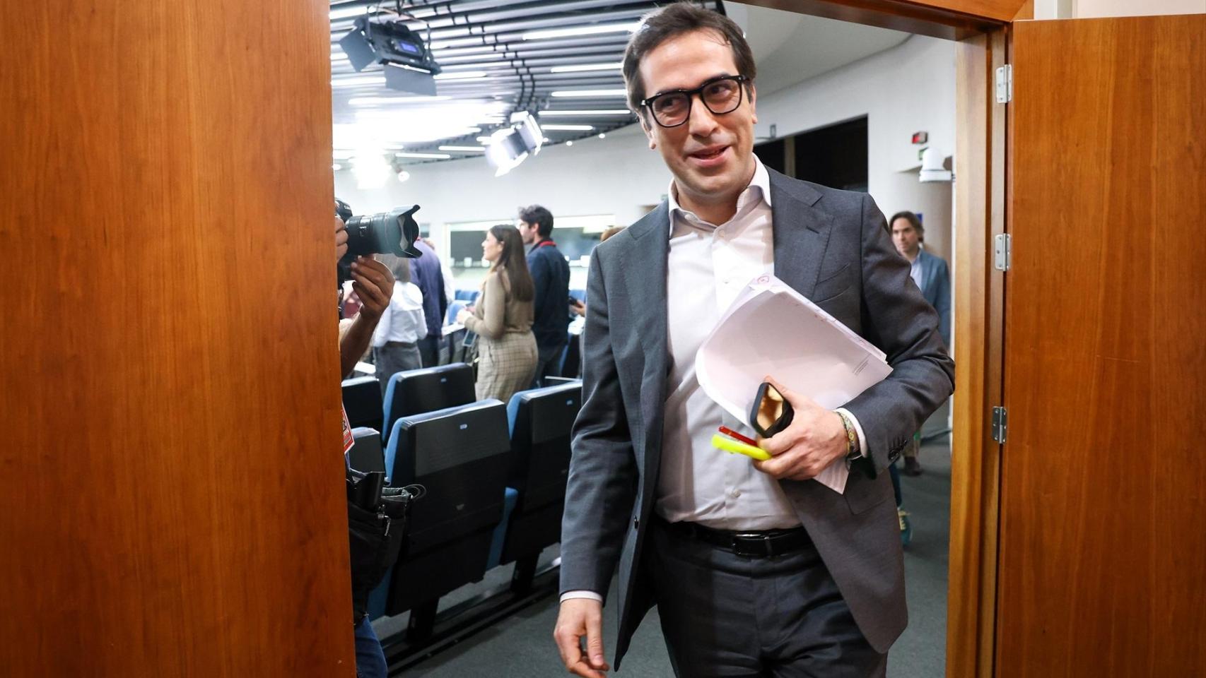 Carlos Cuerpo, ministro de Economía, el martes tras la rueda de prensa del Consejo de Ministros.