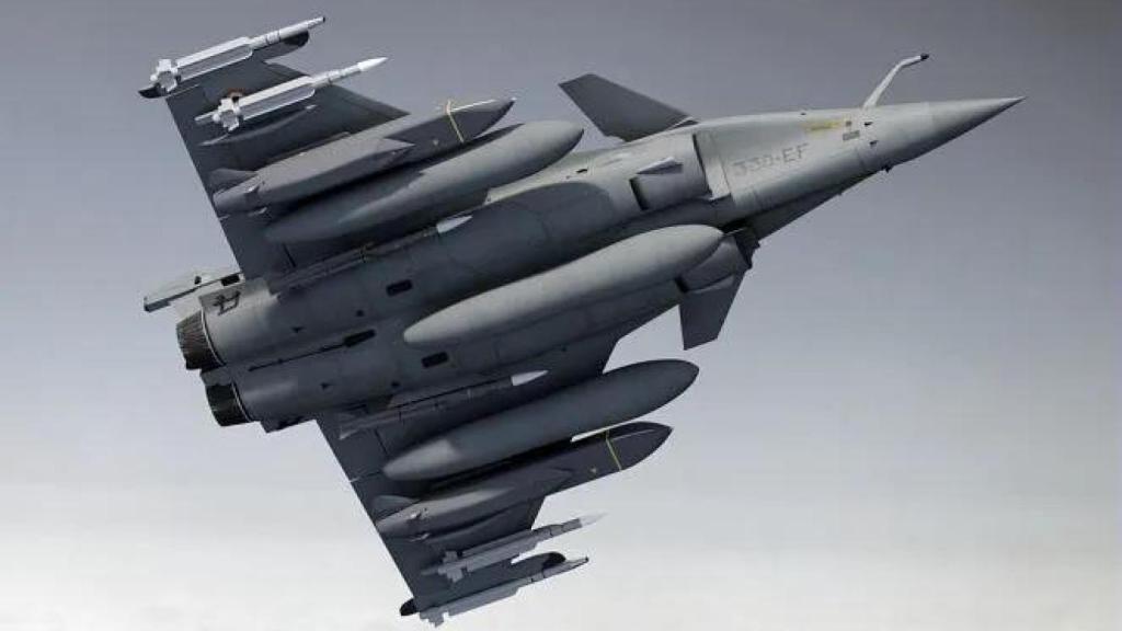 Un caza Rafale equipado con misiles de MBDA