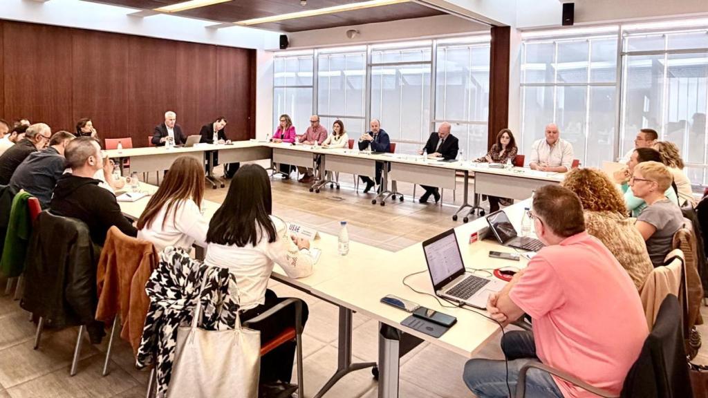 Reunión inicial del Sescam y los sindicatos para la recuperación de la carrera profesional sanitaria.