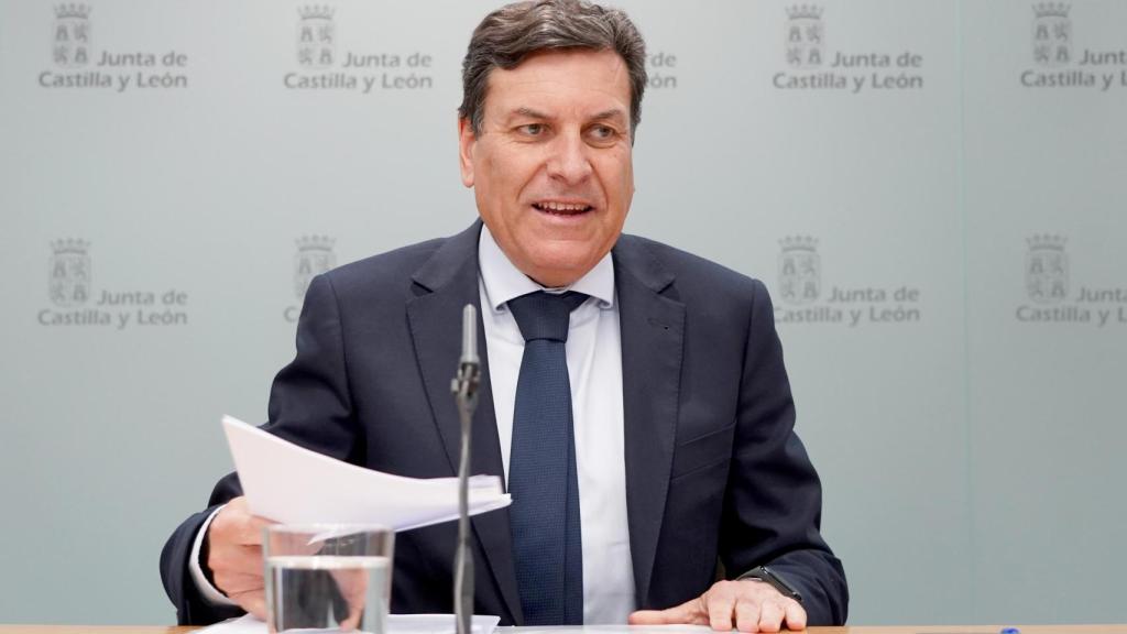 El portavoz de la Junta, Carlos Fernández Carriedo, durante la rueda de prensa posterior al consejo de Gobierno