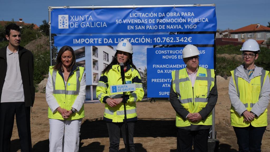 La conselleira de Vivenda e Planificación de Infraestruturas, María Martínez Allegue, en un acto en el polígono 2 de Navia